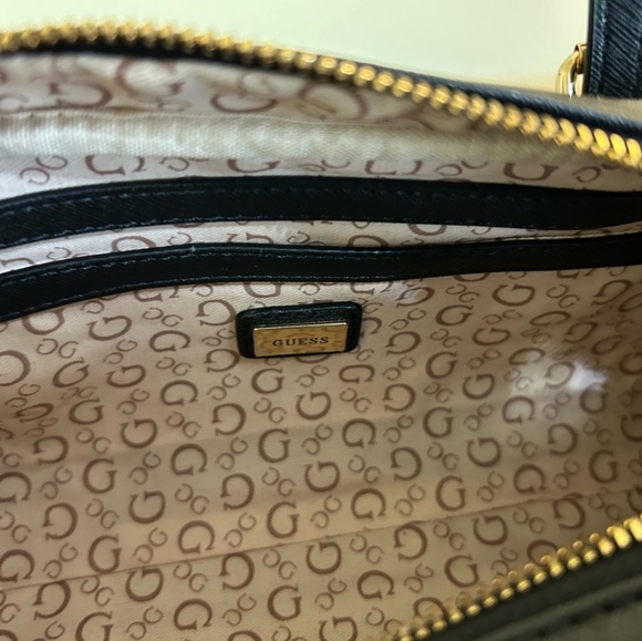 Guess Shoulder Handbag - Picture 4 of 4